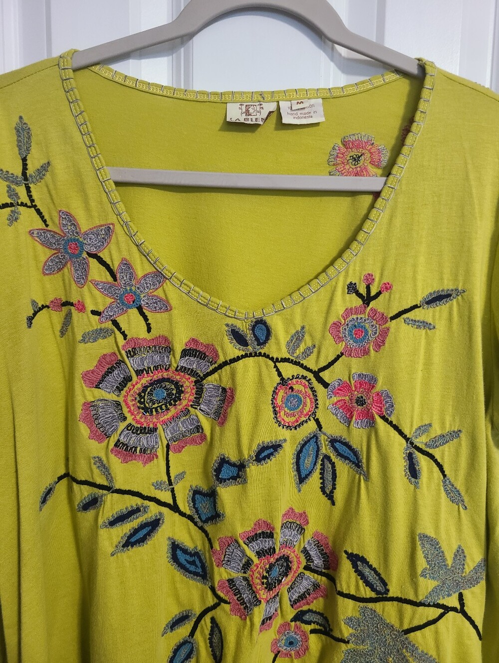 Vintage Bright Lime Embroidered Floral V-Neck Women's Top - Picture 2 of 4